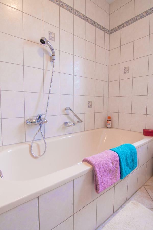 Ferienwohnung Ulrike Блискастел Екстериор снимка
